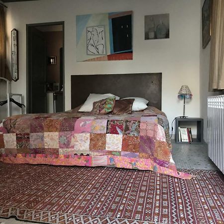 Nid D'Artiste Bed & Breakfast Saint Quentin la Poterie Bagian luar foto