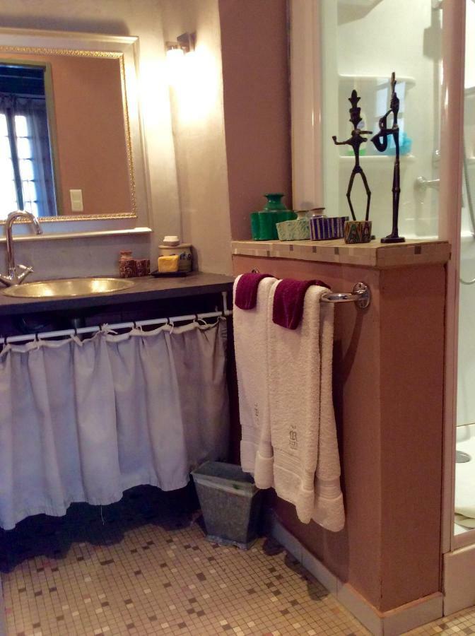 Nid D'Artiste Bed & Breakfast Saint Quentin la Poterie Bagian luar foto